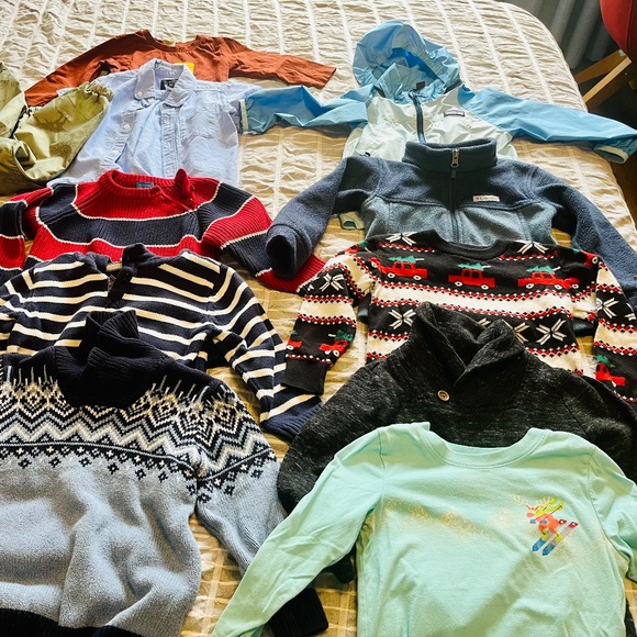 Lot of 2T boys clothes/shoes - Picture 2 of 2